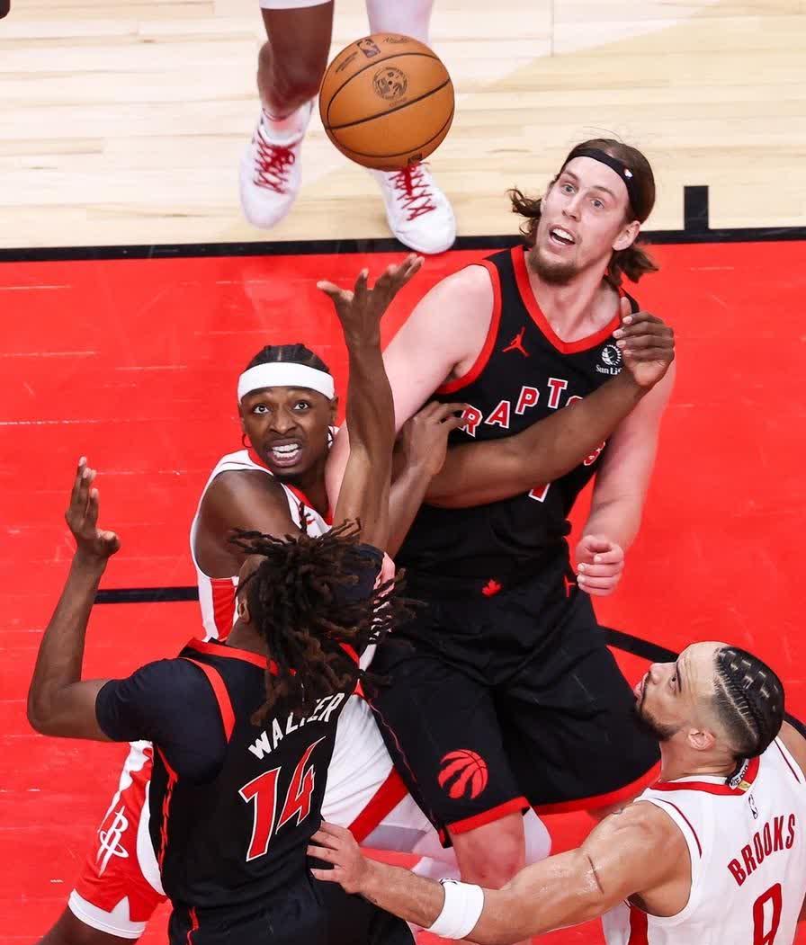 中国体育-多伦多猛龙迎欧篮联关键赛，今晚远射贴柱，赛场秩序良好，轮换策略成焦点(欧篮联赛程排名2025)